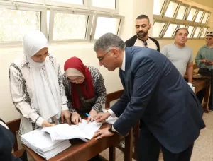 محافظ الجيزة يُدلي بصوته في انتخابات مجلس الشيوخ 23 - جريدة المساء