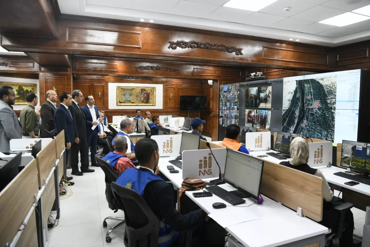 محافظ قنا يترأس غرفة العمليات الرئيسية لمتابعة انتخابات مجلس الشيوخ 2025 37 - جريدة المساء