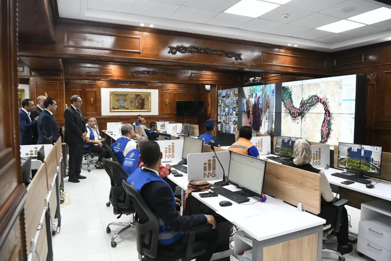 محافظ قنا يترأس غرفة العمليات الرئيسية لمتابعة انتخابات مجلس الشيوخ 2025 39 - جريدة المساء