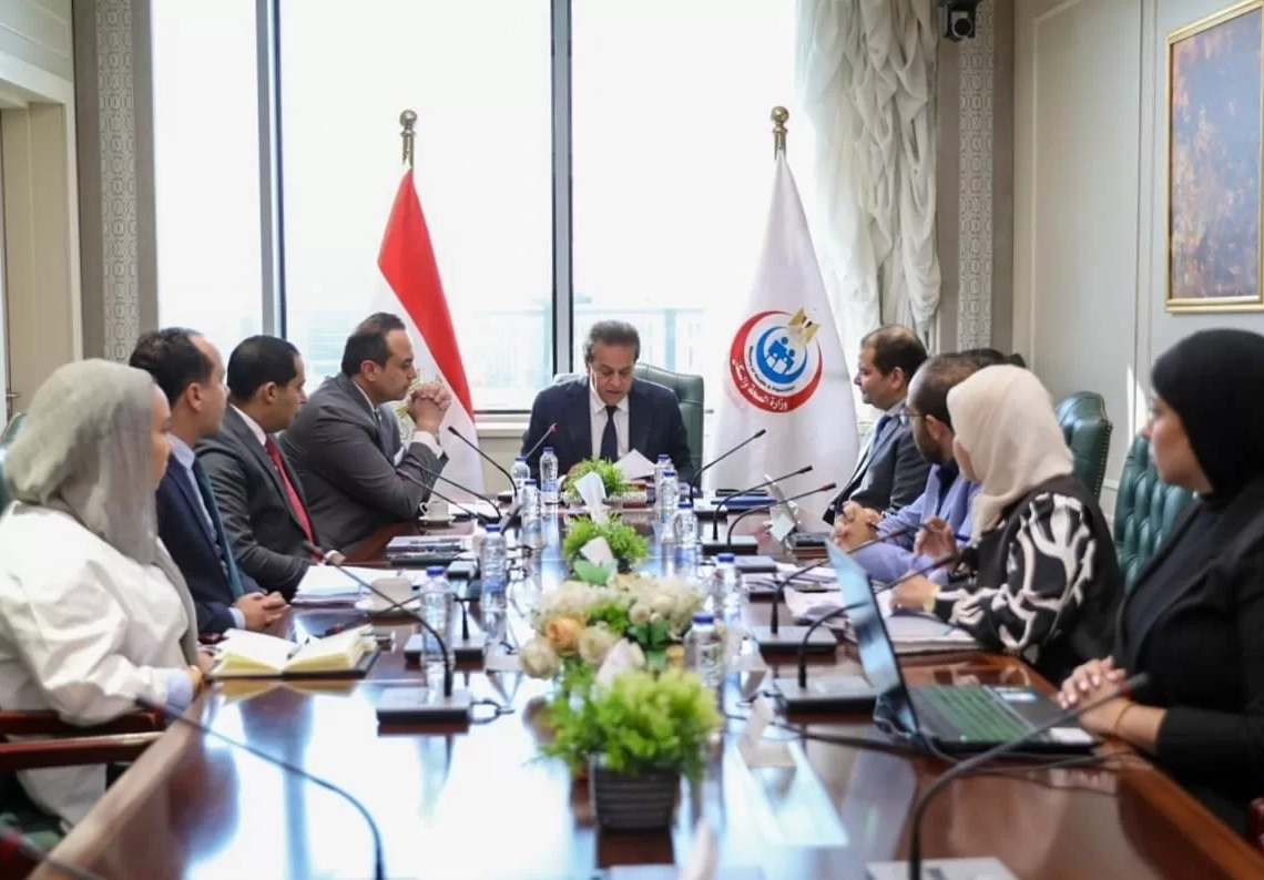  وزير الصحة ناقش مع هيئتي «التأمين الصحي الشامل والرعاية الصحية» مستوى جودة الخدمات المقدمة للمواطنين 15 - جريدة المساء