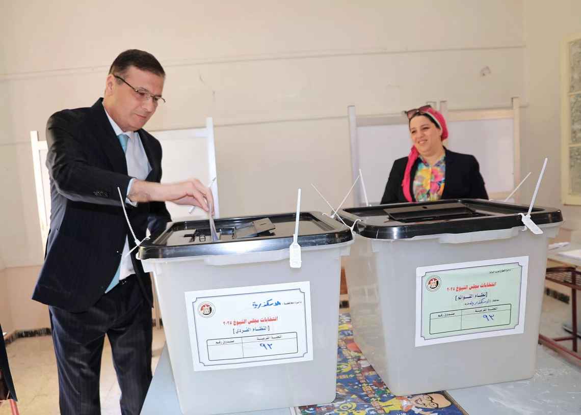 وزير الزراعة يدلي بصوته في انتخابات مجلس الشيوخ بالإسكندرية ويدعو المزارعين للمشاركة الايجابية 17 - جريدة المساء