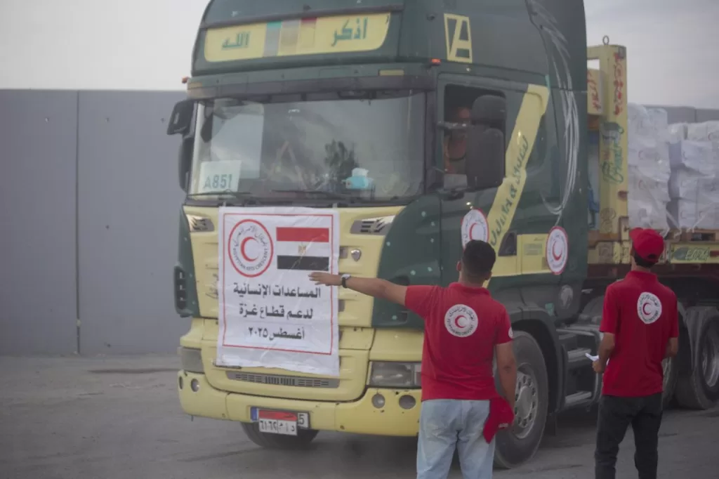 انطلاق سابع قوافل "زاد العزة" محمّلة بـ95 ألف سلة غذائية ومساعدات إغاثية إلى غزة 17 - جريدة المساء