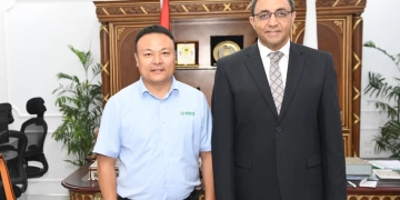 محافظ قنا يبحث مع وفدصيني، فرص الاستثمار في مجالات الإنتاج الداجني والحيواني 1 - جريدة المساء