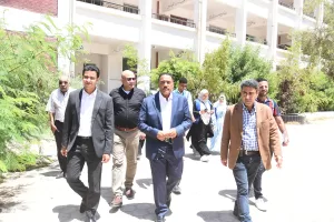 محافظ مطروح يتفقد سير انتخابات الشوري بلجان المدينة 22 - جريدة المساء