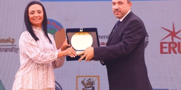 تكريم جامعة جنوب الوادي في قمة "ستارت" تقديرًا لدورها في مشروع وحدات التضامن الاجتماعي بالجامعات 1 - جريدة المساء