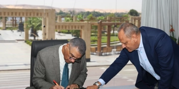 محافظ أسوان يقرر النزول بالحد الأدنى لدرجات التنسيق للقبول بمدارس التعليم الثانوى العام إلى 200 درجة 1 - جريدة المساء