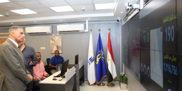 عبر أجهزة مركز سيطرة الشبكة الوطنية للطوارئ والسلامة العامة .. محافظ أسوان يتابع سير العملية الإنتخابية 1 - جريدة المساء