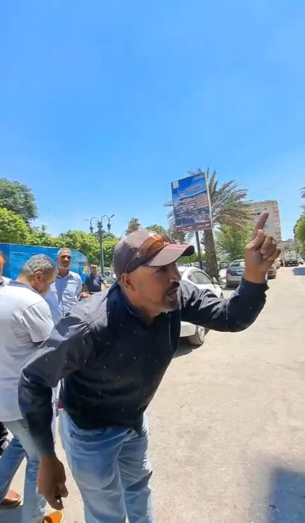 كدواني أحب الناس فجبر خواطرهم.. فأحبّوه وأنشدوا له الشعر 21 - جريدة المساء