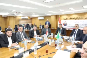 محافظ الجيزة يبحث مع حماية المستهلك والغرفة التجارية آليات مبادرة "مدبولي" بخفض الأسعار 26 - جريدة المساء محافظ الجيزة يبحث مع حماية المستهلك والغرفة التجارية آليات مبادرة "مدبولي" بخفض الأسعار 25 - جريدة المساء