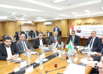 محافظ الجيزة يبحث مع حماية المستهلك والغرفة التجارية آليات مبادرة "مدبولي" بخفض الأسعار 17 - جريدة المساء