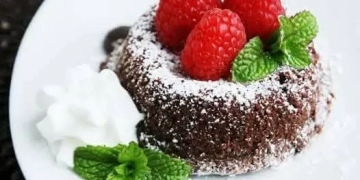 طريقة سريعة لعمل المولتون كيك في المايكرويف 2 - جريدة المساء طريقة سريعة لعمل المولتون كيك في المايكرويف 1 - جريدة المساء