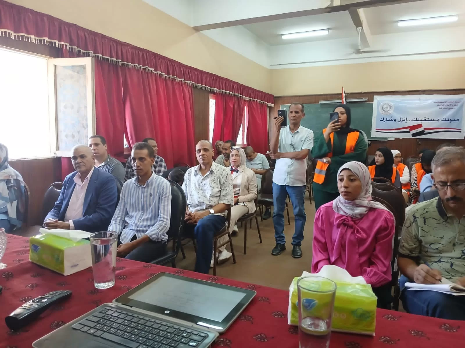 ندوة بقنا حول دور الإعلام في التوعية بالمشاركة السياسية 33 - جريدة المساء