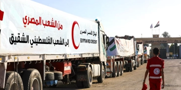 الهلال الأحمر المصرى يقدم المساعدات لـ غزة