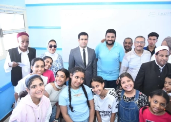 نائب المحافظ يتفقد قافلة "مطروح الخير" بقرية أبو زريبة بالسلوم  19 - جريدة المساء