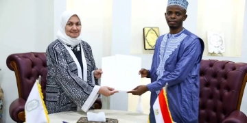 بروتوكول تعاون لإفتتاح "مركز الأزهر لتعليم اللغة العربية" برواندا 2 - جريدة المساء بروتوكول تعاون لإفتتاح "مركز الأزهر لتعليم اللغة العربية" برواندا 1 - جريدة المساء