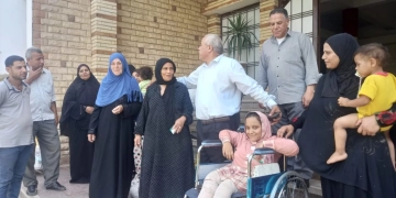 كرسي الأمل في ساعة.. محافظ المنيا يستجيب لنداء أم ويحقق حلم ابنتها 1 - جريدة المساء