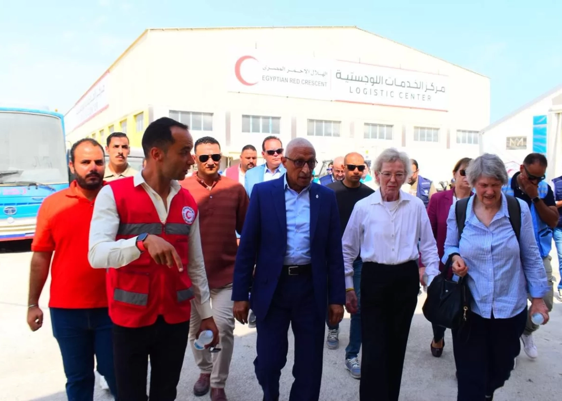 وفد "الحكماء" يتفقد المراكز اللوجستية ومعبر رفح ويشيد بدعم مصر لغزة 18 - جريدة المساء