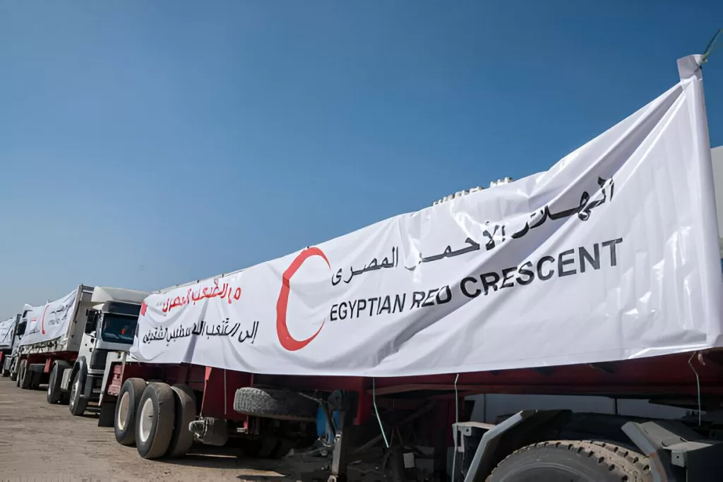 الهلال الأحمر يرسل القافلة الـ16 لغزة محمّلة بـ2400 طن مساعدات 19 - جريدة المساء