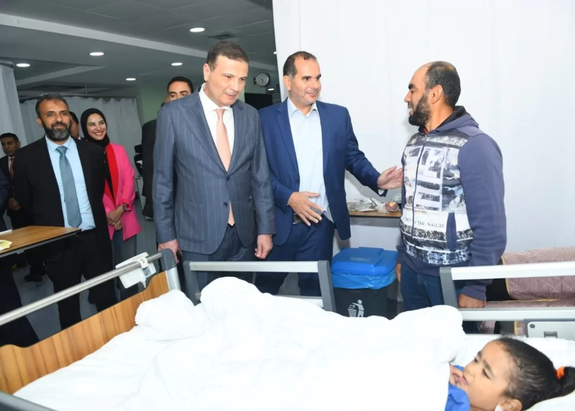 وزير الزراعة يزور مستشفى الناس ويُشيد بالخدمات الطبية والصحية المقدمة بالمجان 19 - جريدة المساء