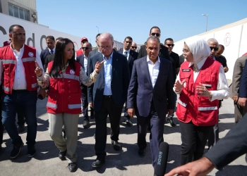 رئيس الوزراء الفلسطيني يتفقد معبر رفح والمراكز اللوجستية لدعم غزة 17 - جريدة المساء