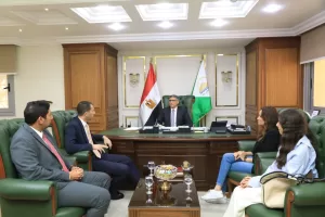 محافظ الجيزة يبحث مع شركتي "انطلاق" و"رابيت موبيليتي" تطوير النقل الذكي 17 - جريدة المساء