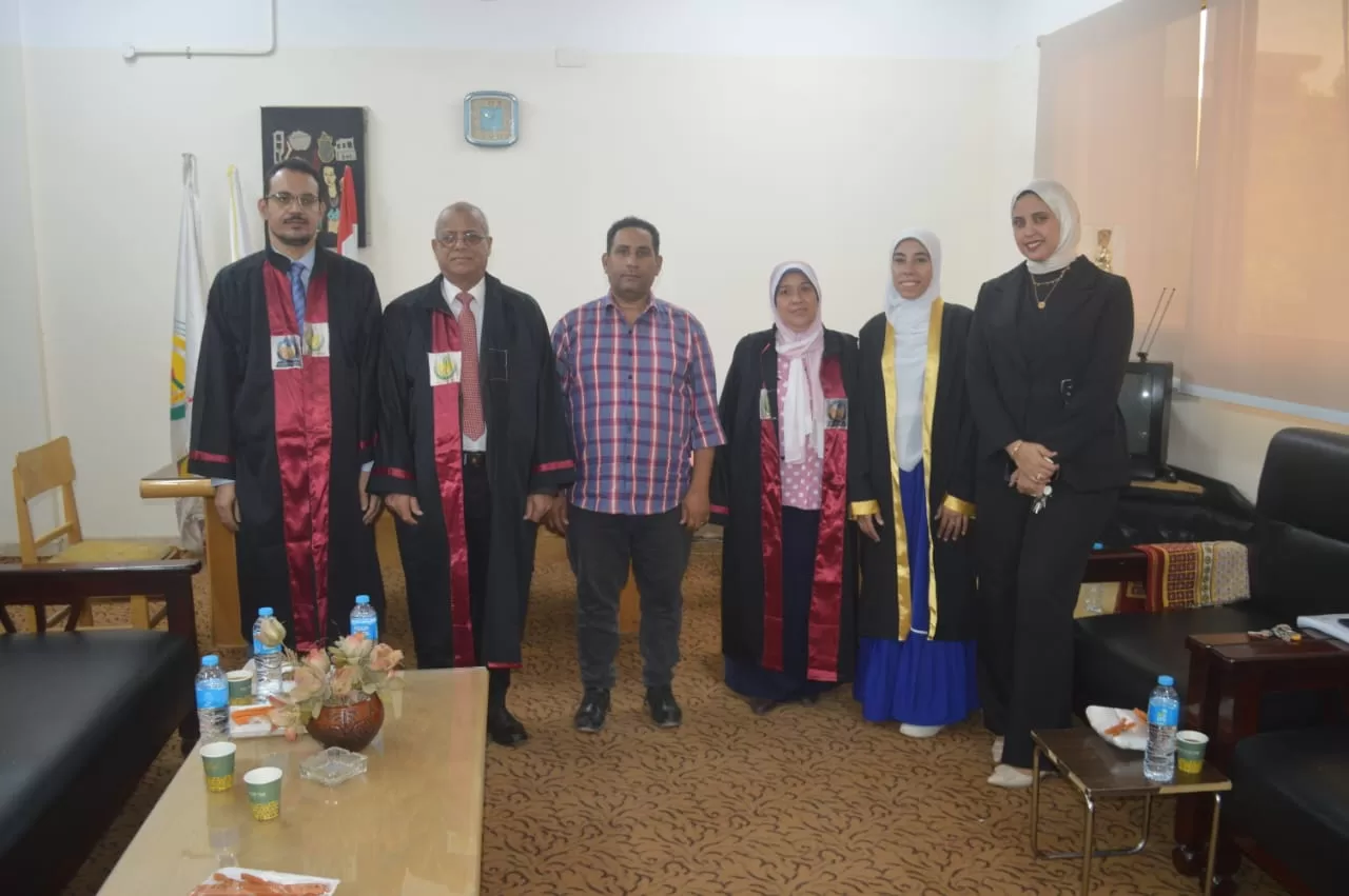 رسالة ماجستير بجامعة جنوب الوادي تناقش تأثير الطقس على أنشطة نحل العسل 33 - جريدة المساء