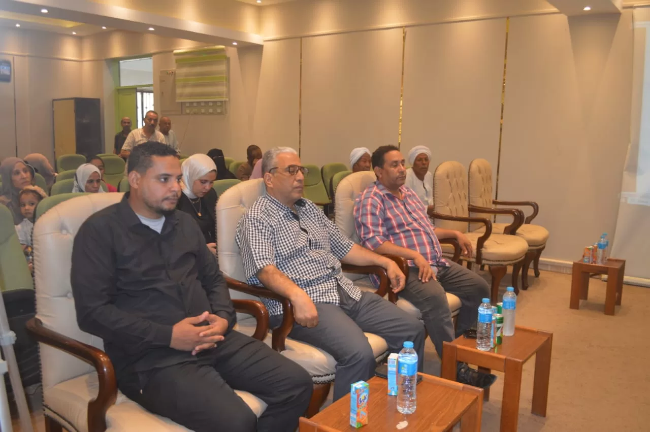 رسالة ماجستير بجامعة جنوب الوادي تناقش تأثير الطقس على أنشطة نحل العسل 37 - جريدة المساء