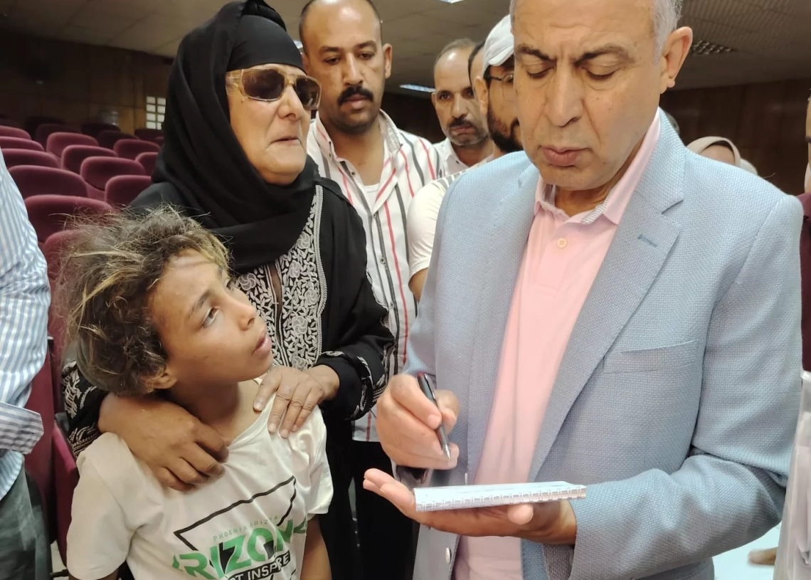 دموع الجدة وابتسامة الأيتام.. قصة استجابة إنسانية لمحافظ المنيا في سمالوط 19 - جريدة المساء