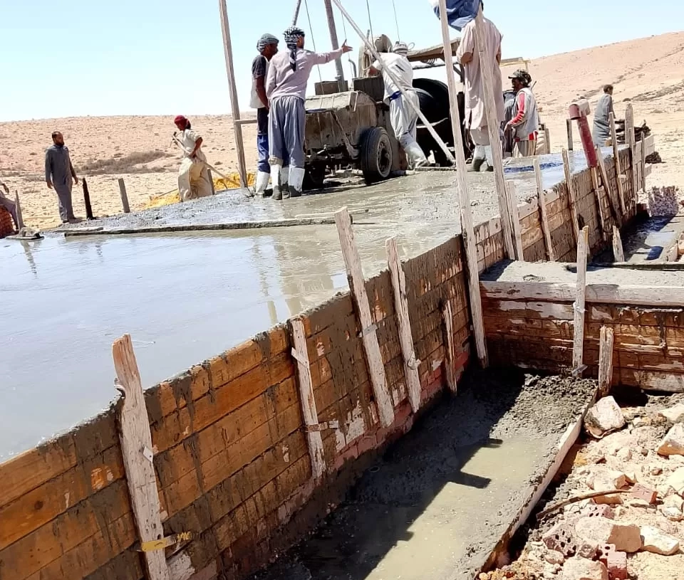 “بحوث الصحراء” ينفذ خزانات حصاد للمياه لتعظيم الاستفادة من الأمطار في مطروح 19 - جريدة المساء