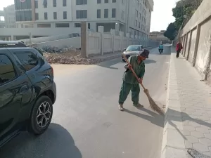 "نظافة الجيزة" ترفع ٥٠٠ طن مخلفات أسفل محور كمال عامر ومحيط مستشفى بولاق 23 - جريدة المساء