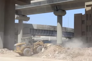 "نظافة الجيزة" ترفع ٥٠٠ طن مخلفات أسفل محور كمال عامر ومحيط مستشفى بولاق 29 - جريدة المساء