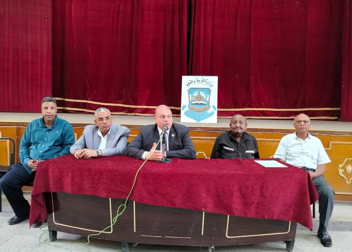 "تعليم قنا": صرف مستحقات معلمي الحصة وتوزيع الكتب قبل بدء العام الدراسي 35 - جريدة المساء