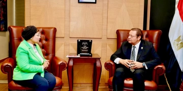 رئيس هيئةالاعتماد ونائبة وزير الصحة: إطلاق معايير “المنشآت الصحية الصديقة للأم والطفل لدعم خفض معدلات الولادة القيصرية غير المبرره 1 - جريدة المساء