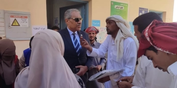 سكرتير عام محافظة مطروح يتفقد قافلة “مطروح الخير” بقرية النصر  1 - جريدة المساء