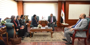 نائبة وزير الصحة ومحافظ سوهاج بحثا ملفات الصحة والسكان لتعزيز الخدمات المقدمة للمواطنين 1 - جريدة المساء