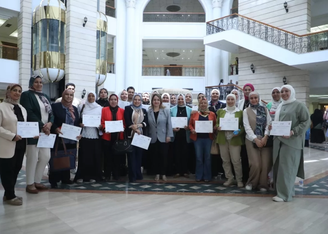 وزارة الصحة تختتم برنامج “التميز للمعاهد الفنية الصحية” بالتعاون مع هيئة فولبرايت وخبيرة دولية 18 - جريدة المساء وزارة الصحة تختتم برنامج “التميز للمعاهد الفنية الصحية” بالتعاون مع هيئة فولبرايت وخبيرة دولية 17 - جريدة المساء