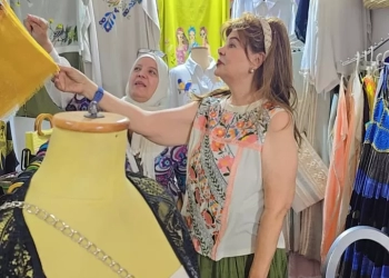 صفاء أبوالسعود تشيد بمنتجات جناح القومى للمرأة بمعرض "ديارنا " 17 - جريدة المساء