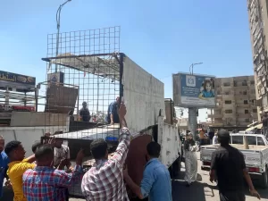 سيولة مرورية.. محافظة الجيزة تزيل إشغالات للمقاهي والباعة الجائلين بشارع سليم في فيصل(صور) 19 - جريدة المساء