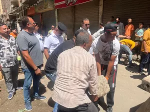 سيولة مرورية.. محافظة الجيزة تزيل إشغالات للمقاهي والباعة الجائلين بشارع سليم في فيصل(صور) 21 - جريدة المساء