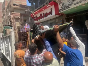 سيولة مرورية.. محافظة الجيزة تزيل إشغالات للمقاهي والباعة الجائلين بشارع سليم في فيصل(صور) 27 - جريدة المساء