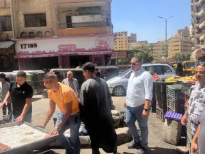 سيولة مرورية.. محافظة الجيزة تزيل إشغالات للمقاهي والباعة الجائلين بشارع سليم في فيصل(صور) 31 - جريدة المساء