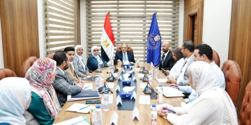 رئيس هيئة الدواء المصرية بحث مع شركة P&G العالمية دعم الاستثمار في المستحضرات الدوائية والتوسع في السوق الدوائي 1 - جريدة المساء