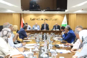محافظ الجيزة يبحث الموقف التنفيذي لمشروعات الري ومياه الشرب 25 - جريدة المساء