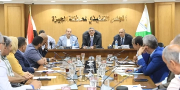 محافظ الجيزة يبحث الموقف التنفيذي لمشروعات الري ومياه الشرب 1 - جريدة المساء