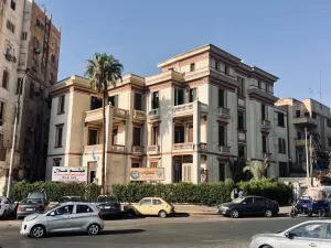 تفاصيل تحويل عمارة آدم بقلب مصر الجديدة إلى بلاتوهات في مسلسل "٢٢٠ يوم" 23 - جريدة المساء