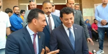 وزير الشباب والرياضة يُدلي بصوته في انتخابات الشيوخ بمدينة الشروق ويُشيد بالمشاركة الإيجابية (صور) 1 - جريدة المساء