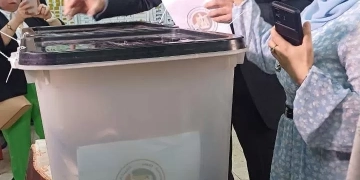 وزير الطيران يدلي بصوته في إنتخابات مجلس الشيوخ 9 - جريدة المساء