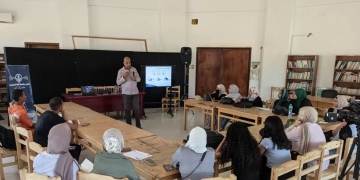 "مبادئ الهندسة الصوتية والإذاعية" في برنامج تدريبي بجامعة القناة 2 - جريدة المساء "مبادئ الهندسة الصوتية والإذاعية" في برنامج تدريبي بجامعة القناة 1 - جريدة المساء