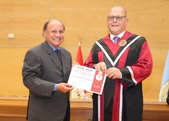 تكريم د.أحمد سالمان في إحتفالية عيد العلم بسوهاج 17 - جريدة المساء