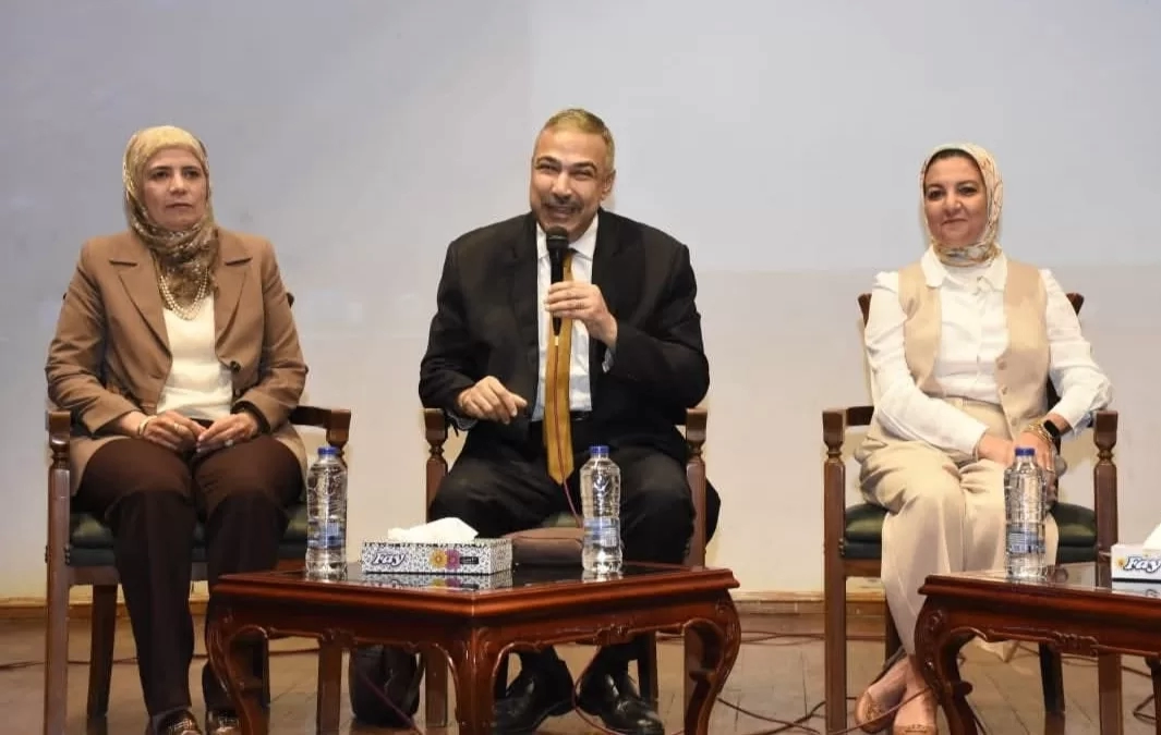 ندوة بعين شمس تناقش تنمية القدرات الابتكارية للجامعات 19 - جريدة المساء